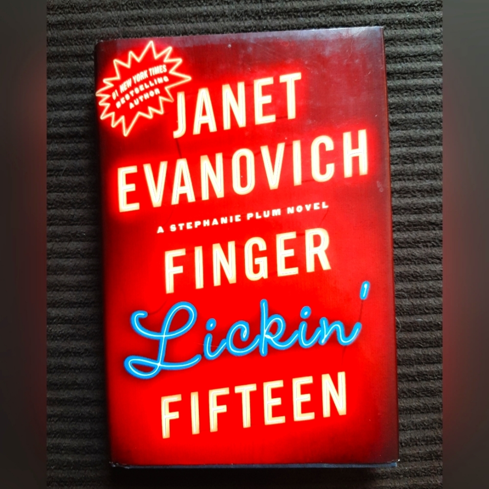 Finger Lickin Fifteen Hardcover by Janet Evanovich book